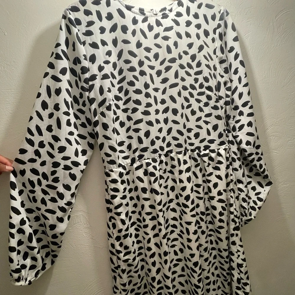 Missguided White Dalmatian Print Ruffle Hem Oversized Midaxi Smock Dress - Picture 6 of 8